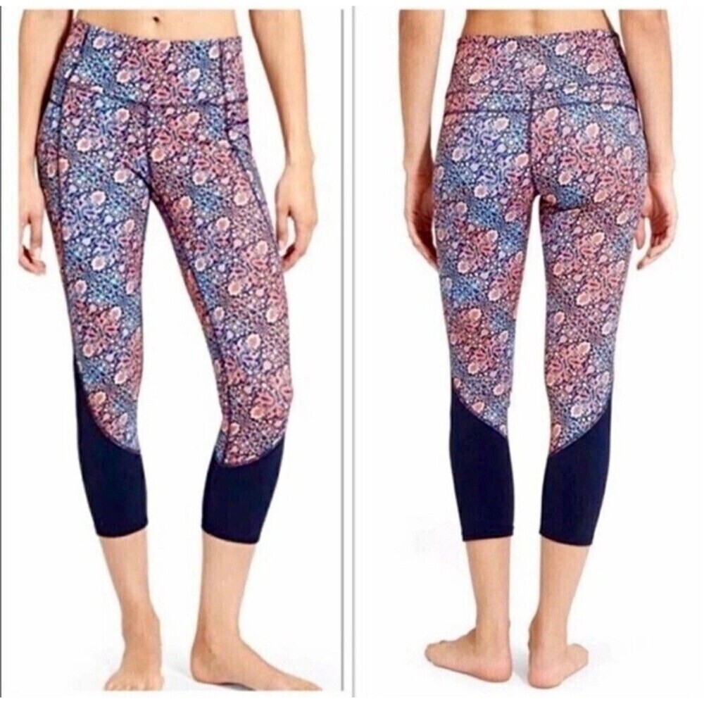 Athleta High Rise Chaturanga Tapestry Leggings Womens Small Paisley Crop NEW - Picture 2 of 10